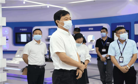 光明区委副书记、政法委书记张华伟莅临球速体育调研指导