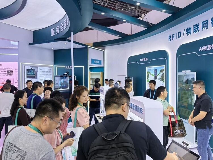 展会直击｜球速体育闪耀2024年中国图书展览会！